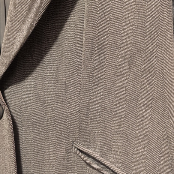 Giorgio Armani Women's blazer. Vintage. 💯 Authentic - Picture 2 of 8